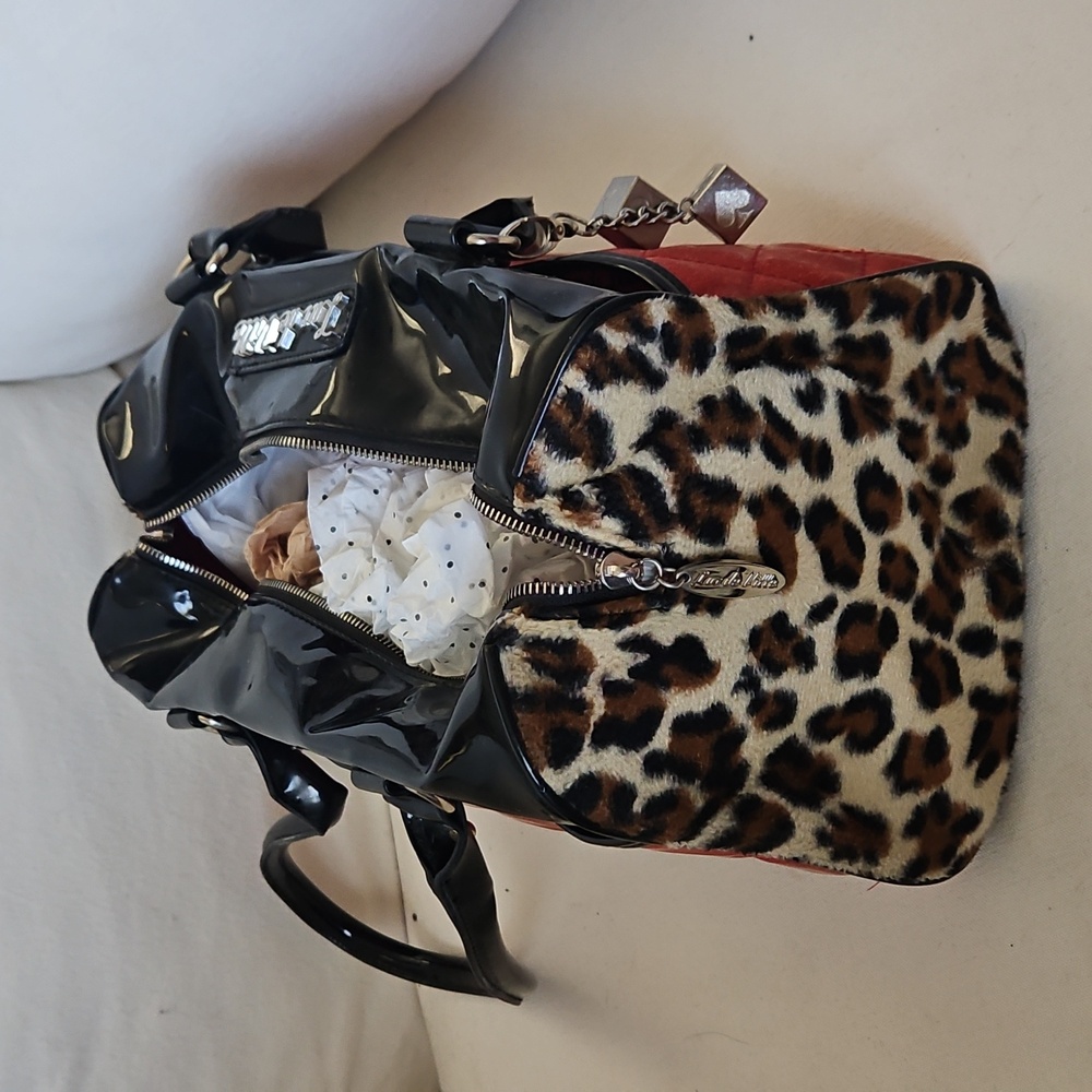 Large Lux De Ville Red Sparkle and Black Quilted Women's Bag With Dice - Picture 4 of 6